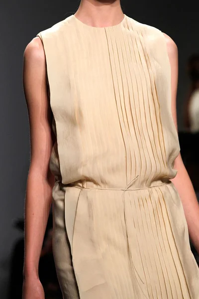 Look 8